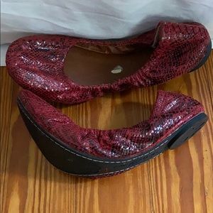 Lucky Brand snake skin flats